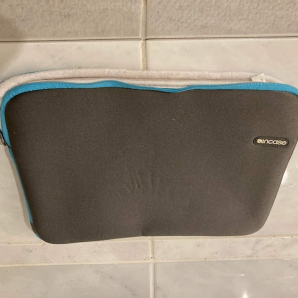 Incase Laptop Case